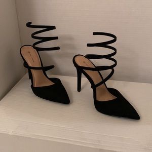 ⭐️HOST PICK⭐️ [7]👠- NWT - CALL IT SPRING heels
